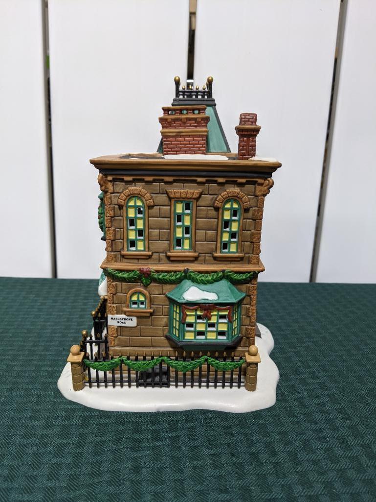 Dickens Village Series-Department 56 -Thomas Mudge Timepieces (The Heritage Village Collection