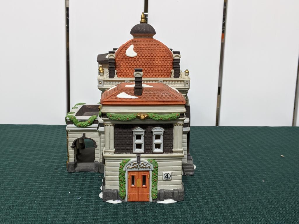 Dickens Village Series-Department 56 -Victoria Station (The Heritage Village Collection