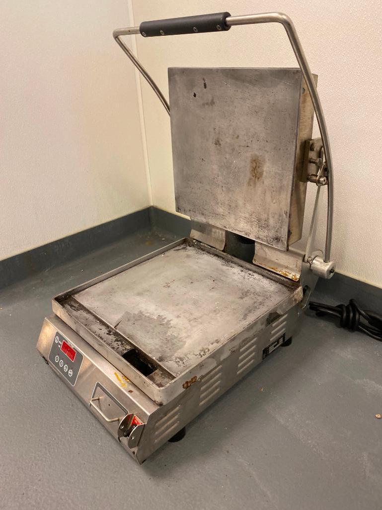 Star Mfg. Model: PST14E Commercial Panini Press w/ Alum. Smooth Plates