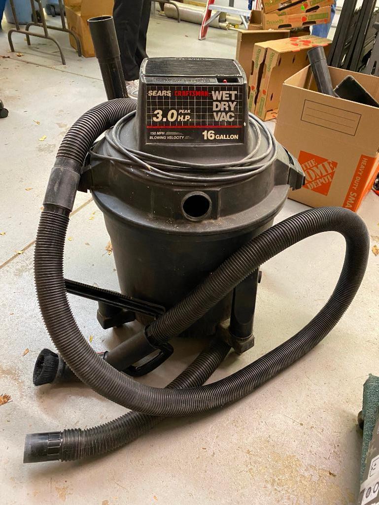 Craftsman Wet Dry Vac 3.0 HP 16 Gallon With Attachments