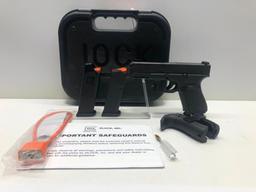Glock G19 Gen 5 9mm w/ Factory Case & 3 Magazines SN: ADAR195