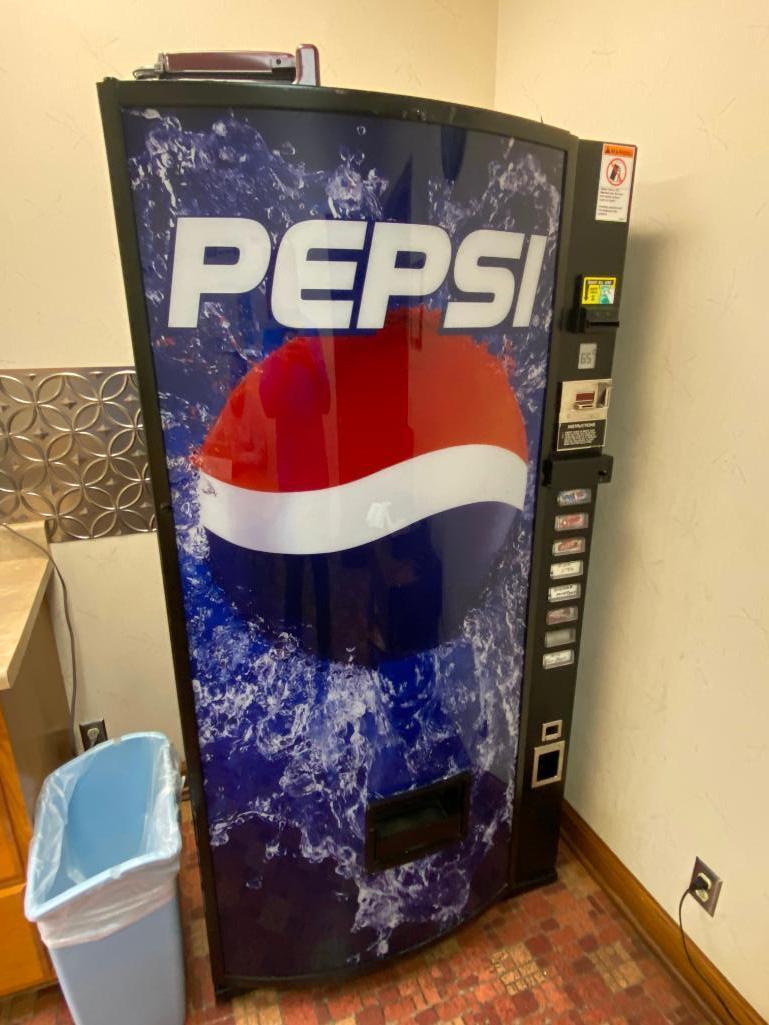 Pepsi-Cola Coin Op Vending Machine w/ Dollar Changer, No Key, Working