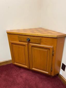 Lot of 2, Corner Cabinets w/ Detailed Inlay Top, 42in x 24in x 30in