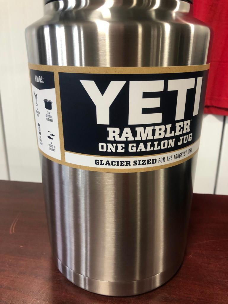 YETI One Gallon Jug w/YETI One Gallon Jug Mount