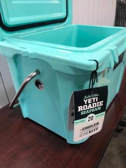 YETI Roadie 20 - Limited Edition Seafoam Green