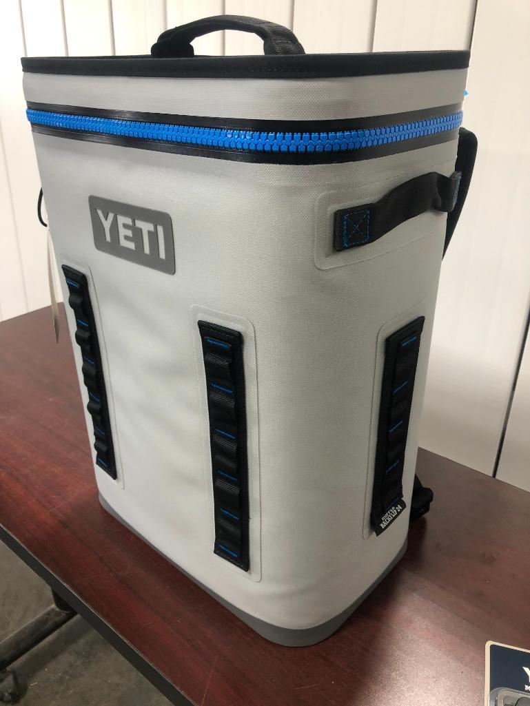 YETI Hopper Backflip 24 - Fog Gray /Tahoe Blue