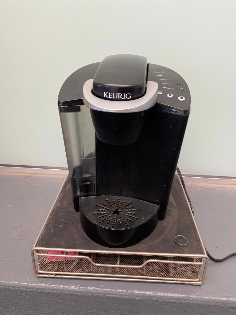 Keurig Single Cup Brewing System K40 with K Cup Storage