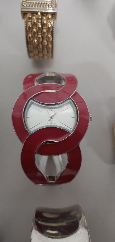 10 Women's dress watches untested