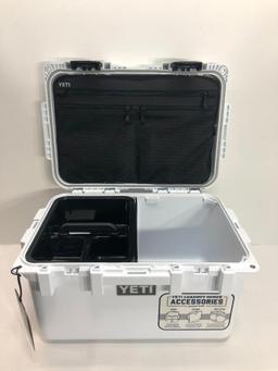 YETI: Loadout Gobox 30, White