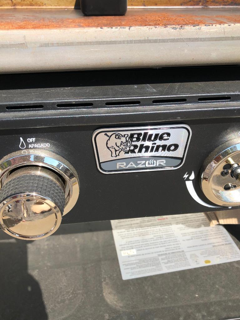 Blue Rhino Razor 4 Burner, Event Grill, Flat top Grill - MISSING 1 KNOB