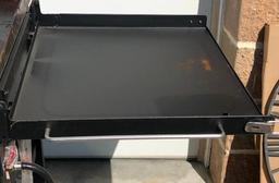 Blue Rhino Razor 4 Burner, Event Grill, Flat top Grill - MISSING 1 KNOB