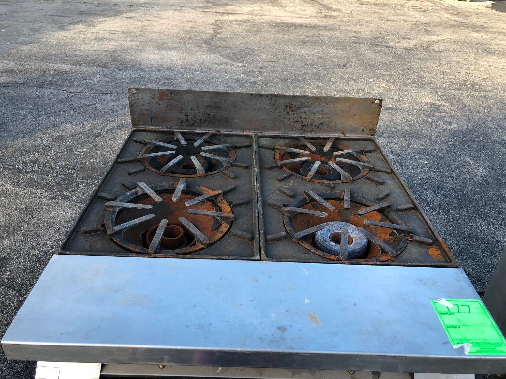 Vulcan 4-Burner Gas Range and Oven, Clean