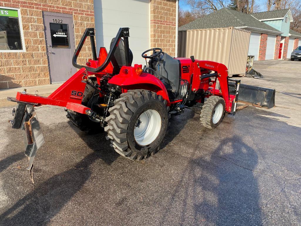 2015 Mahindra 1533 Shuttle 4WD Transmission Compact Tractor w/ Loader, Bucket, Blade & Forks 158 hrs