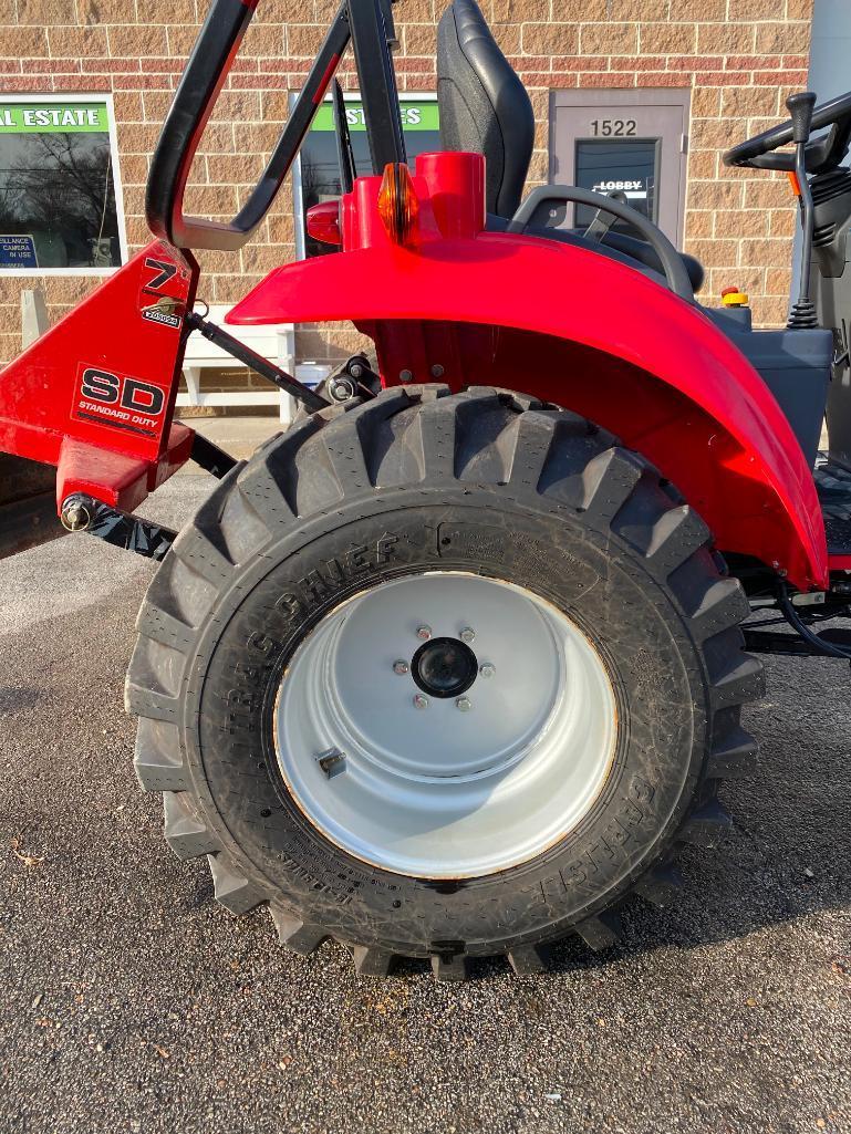 2015 Mahindra 1533 Shuttle 4WD Transmission Compact Tractor w/ Loader, Bucket, Blade & Forks 158 hrs