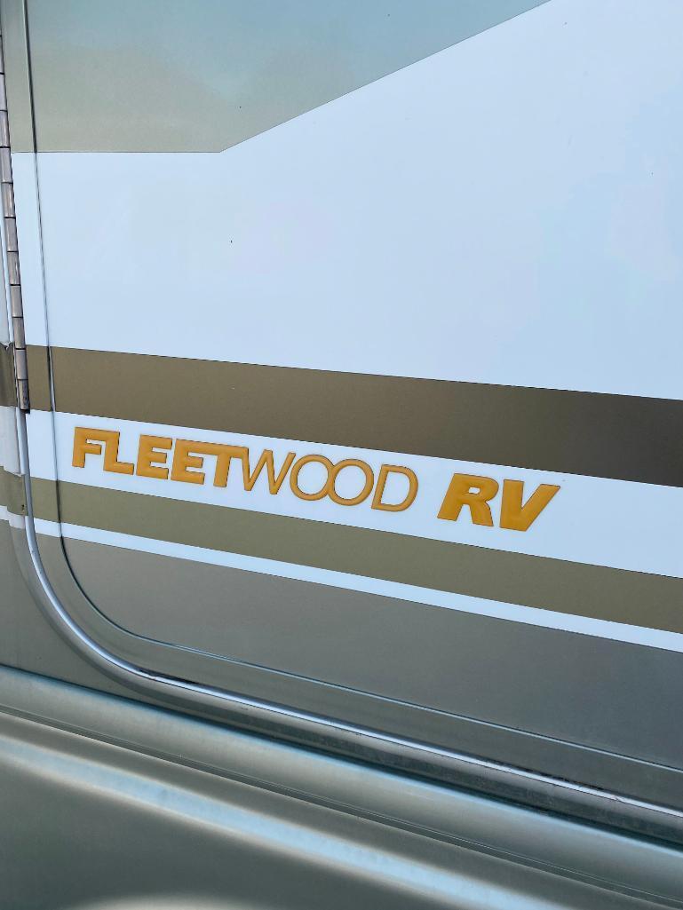 DO NOT BID - This Lot Is Just More Images of Fleetwood Pace Arrow Motor Home