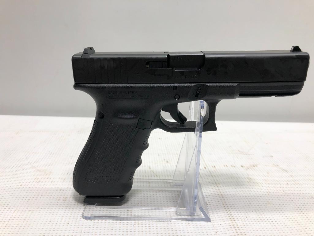 Glock G17 Gen 4 FXD 9mm w/ Factory Case & 3 Magazines SN: BHBH603,MSRP:$524.99