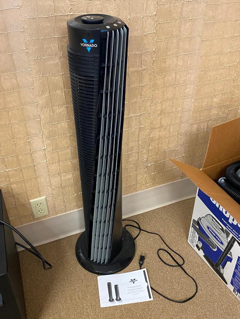 Vornado Model 184 Tower Circulating Fan w/ Remote