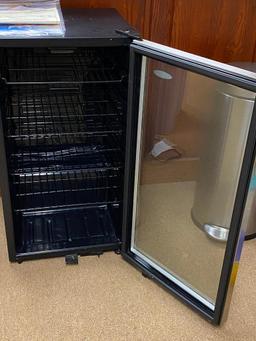 Danby DBC120BLS Glass Door Beverage Center 3.3c Refrigerator