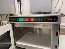 Menumaster Model: MDC12A2 Commercial Microwave, 120v, Mfg. 2016 by Amana