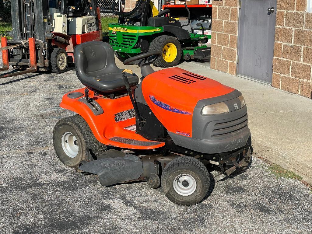 Husqvarna YTH1542XP Garden Lawn Tractor, 800 Hours, Runs Great