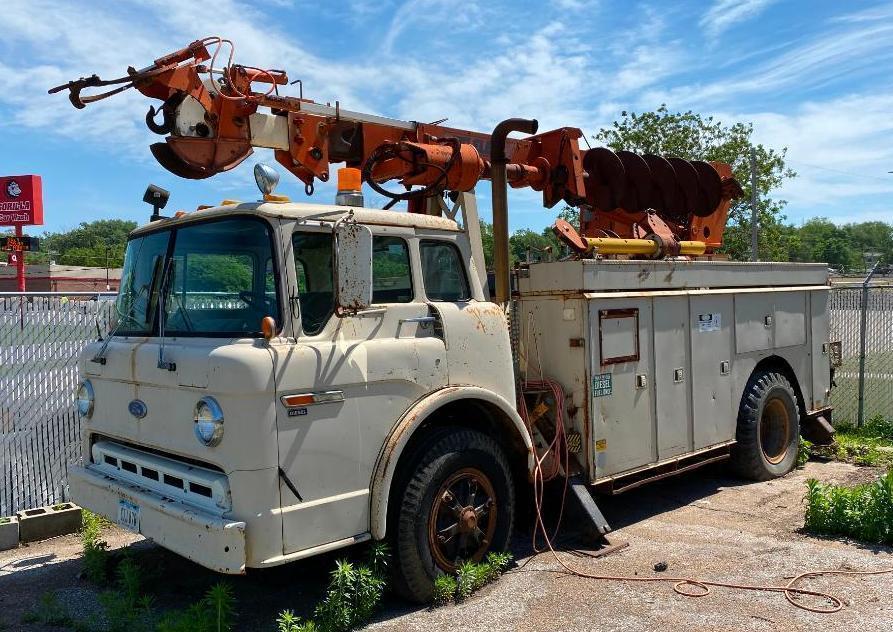 1987 Ford C8000 10.4L CATERPILLAR V8 Diesel "Polecat" Auger Digger, 56,551 Miles, Smooth Running