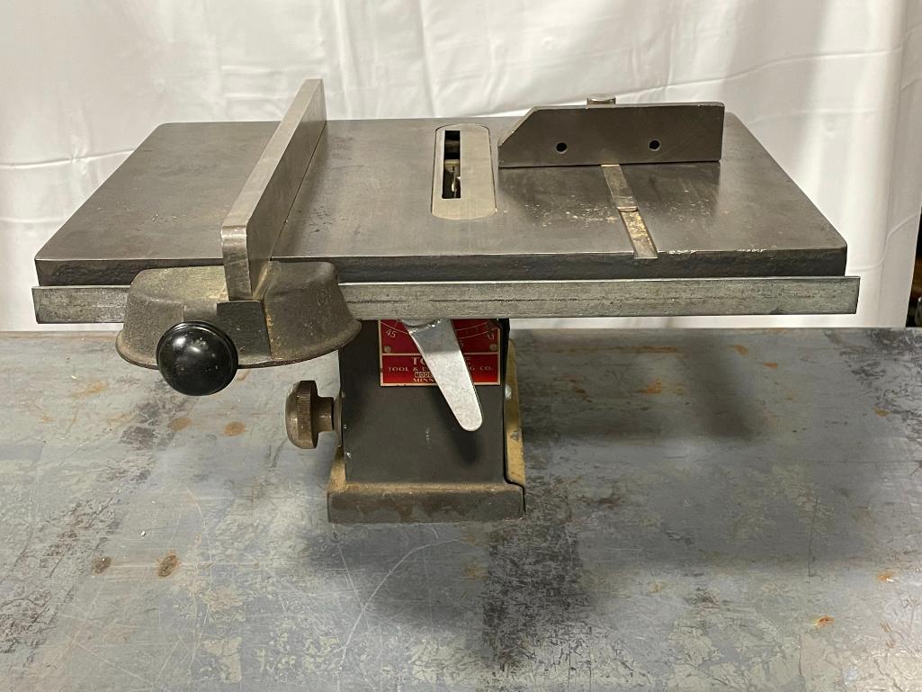 TOMLEE Tool & Engineering Model 35 Table Saw, Very Well Made Older Saw, Cast Iron / Steel