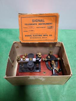 Vintage Signal Electric Telegraph Instrument Key Type M-II0 w/ Original Box