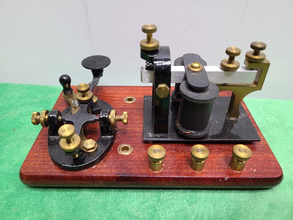 Vintage Signal Electric Telegraph Instrument Key Type M-II0 w/ Original Box