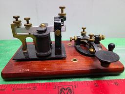 Vintage Signal Electric Telegraph Instrument Key Type M-II0 w/ Original Box