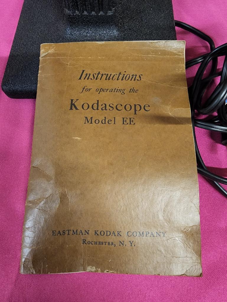Vintage Kodascope Model EE Series II Projector 16mm With Case & Manuel