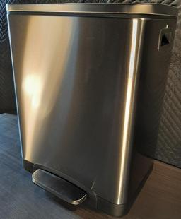 Dual Bin Soft Close Trash Can 30 Liter