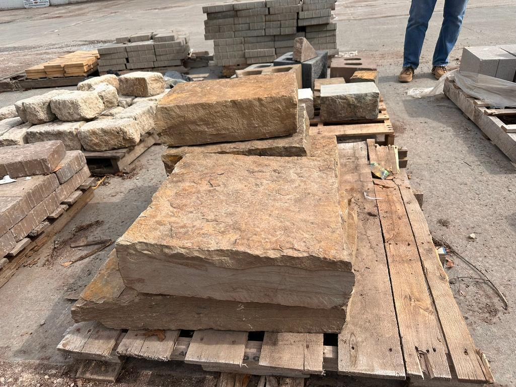 Pallet of Landscaping Pavers / Blocks, See Images for Sizes
