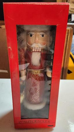 15" Nut Cracker Figurines