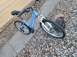 Roadmaster 18-Speed Bicycle w/ Basket - Blue