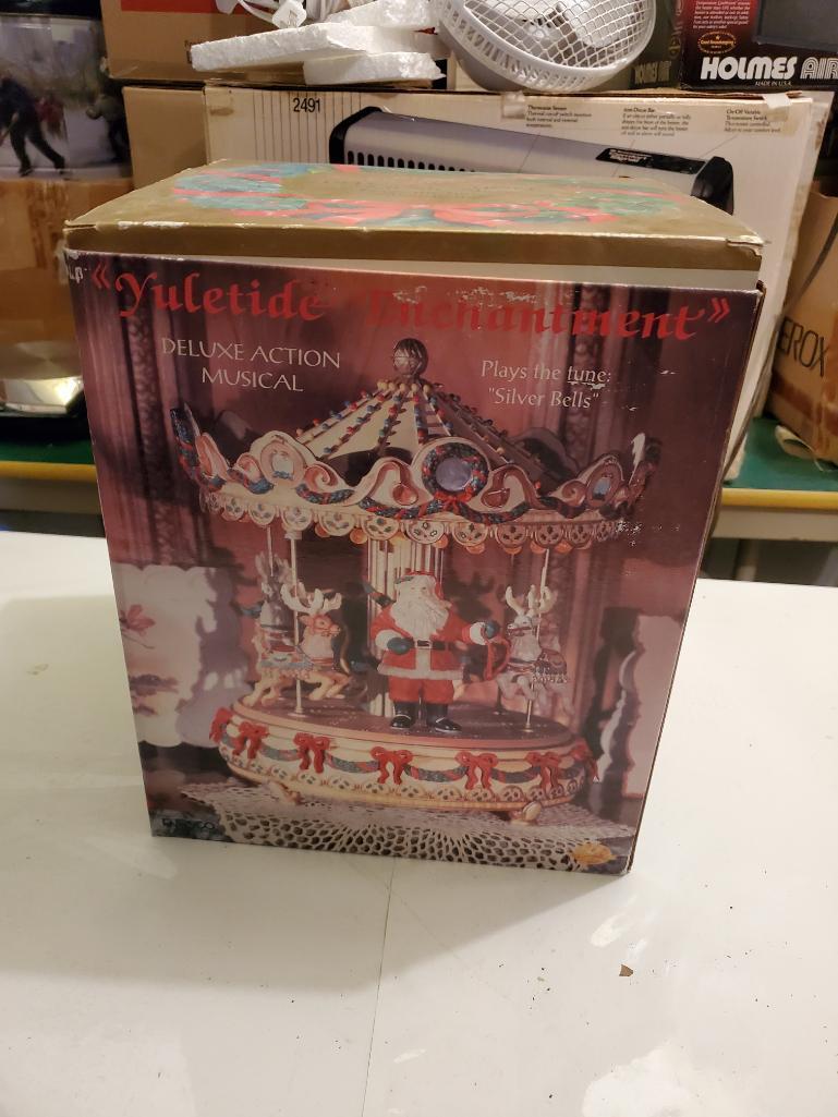 Enesco Yuletide Enchantment Deluxe Action Musical "Silver Bells"