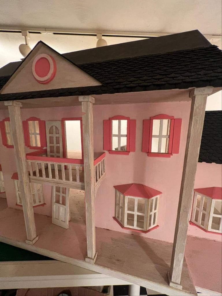 The Worthington Dollhouse Kit, Pick up at 64th Pacific