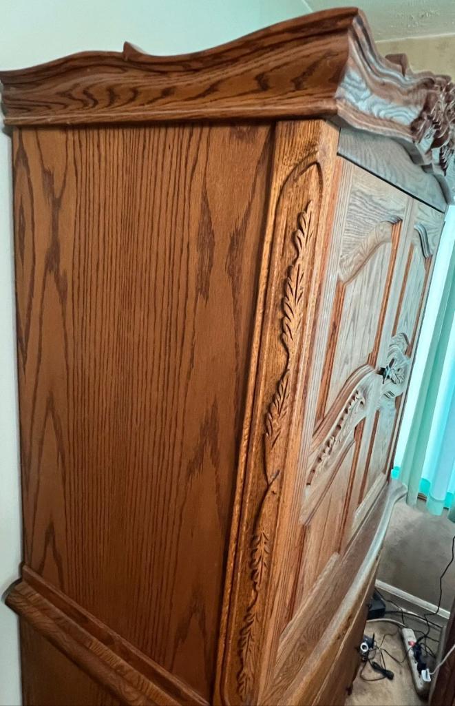 Oakwood Carved Oak Entertainment Center, Pick up at 64th Pacific