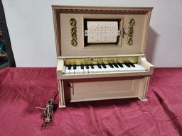 J. Chein Piano Lodeon Toy Player Piano w/ Rolls, Works