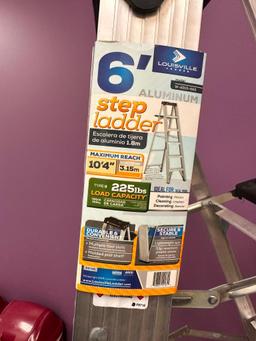 Louisville Aluminum 6ft A-Frame Step Ladder