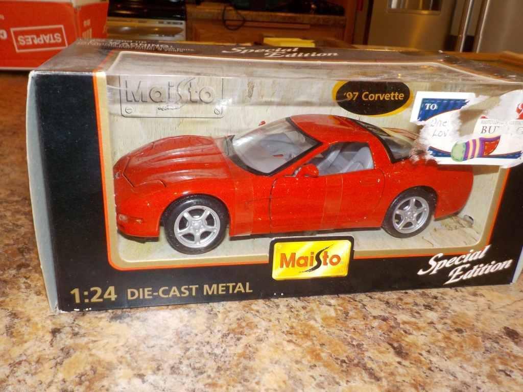 Maisto 1/24th Scale Chevrolet Corvette (NIB)