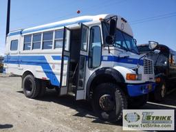 BUS, 1996 INTERNATIONAL, 3600 THOMAS VISTA, 7.3L DIESEL, 4X4, WHEEL CHAIR LIFT