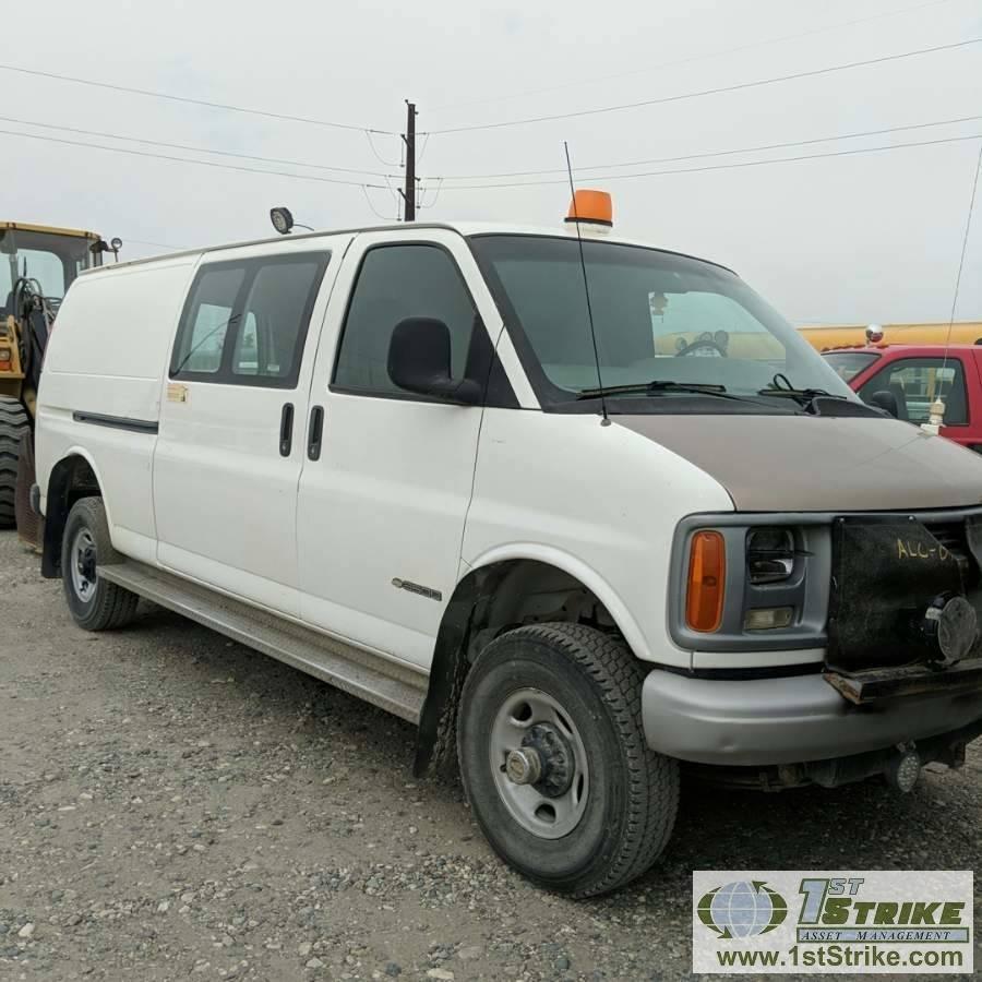 2001 CHEVROLET EXPRESS VAN 3500, 8.1L GAS, QUIGLEY 4X4