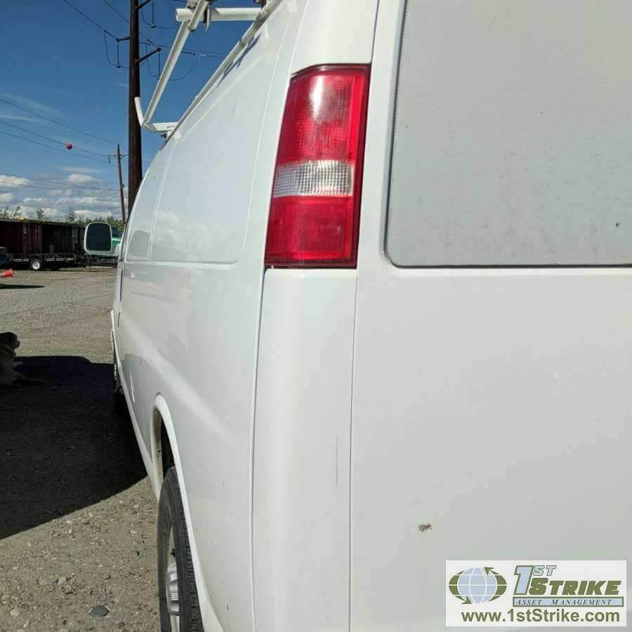 2004 CHEVROLET EXPRESS VAN 2500, 6.0L GAS, 2WD, CARGO SHELVES, LADDER RACK