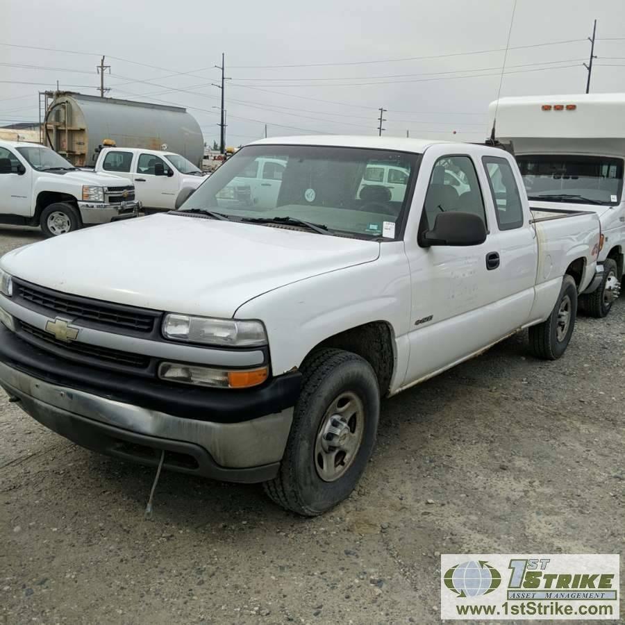 2001 CHEVROLET SILVERADO 1500, 4.8L GAS, 4X4, CREW CAB, SHORT BED