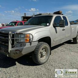 2007 GMC SIERRA 2500HD SLE, 6.0L GAS, 4X4, EXTENDED CAB, LONG BED