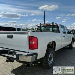 2013 CHEVROLET SILVERADO 2500HD, 6.6L DURAMAX DIESEL, 4X4, CREW CAB, LONG BED