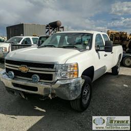 2013 CHEVROLET SILVERADO 2500HD, 6.6L DURAMAX DIESEL, 4X4, CREW CAB, LONG BED, LIFT GATE