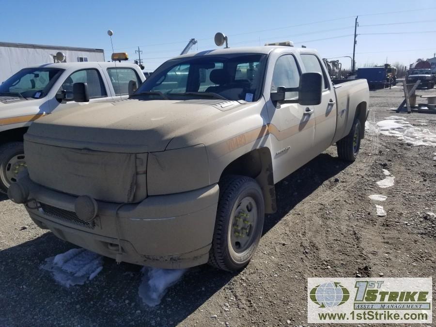 2012 CHEVROLET SILVERADO 2500HD LS, 6.6L DURAMAX DIESEL, 4X4, CREW CAB, LONG BED. WEBASTO