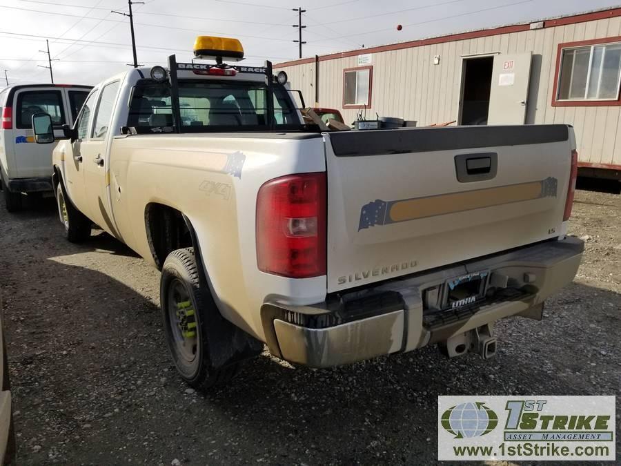 2012 CHEVROLET SILVERADO 2500HD LS, 6.6L DURAMAX DIESEL, 4X4, CREW CAB, LONG BED. WEBASTO