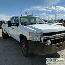 2007 CHEVROLET SILVERADO 3500HD, 6.6L DURAMAX DIESEL, 4X4, DUALLY, CREW CAB, LONG BED. WEBASTO